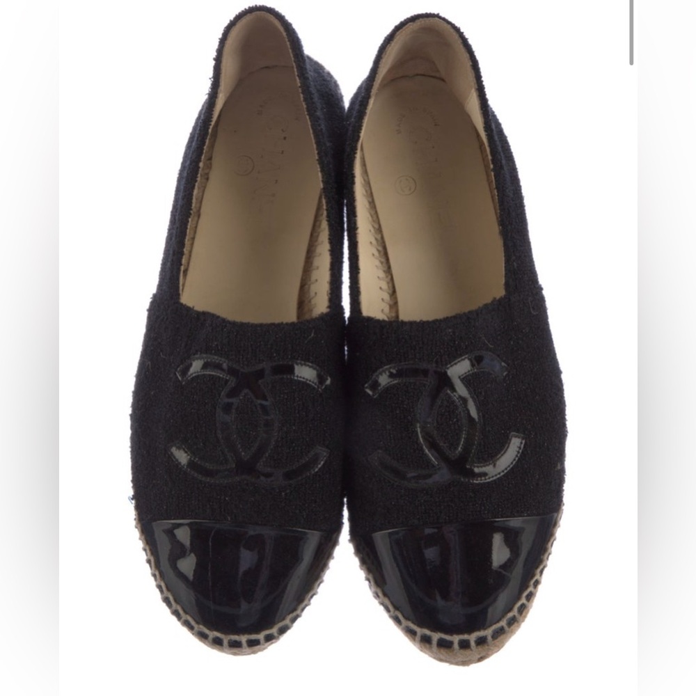 Interlocking CC Logo Glitter Accents Espadrilles
39 Chanel Black Slides Loafers